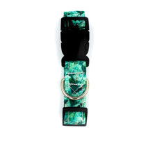 Load image into Gallery viewer, Geometric Green Collar